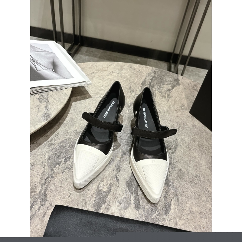 Other flat shoes